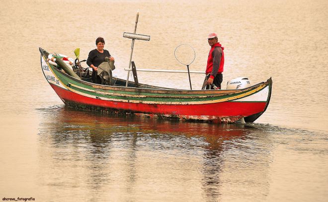 salvador rodrigues (tito) e a mulher partem para a faina