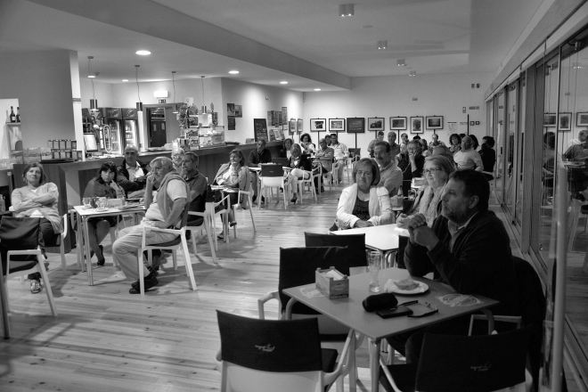 todos têm um nome, um rosto, um abraço. são amigos