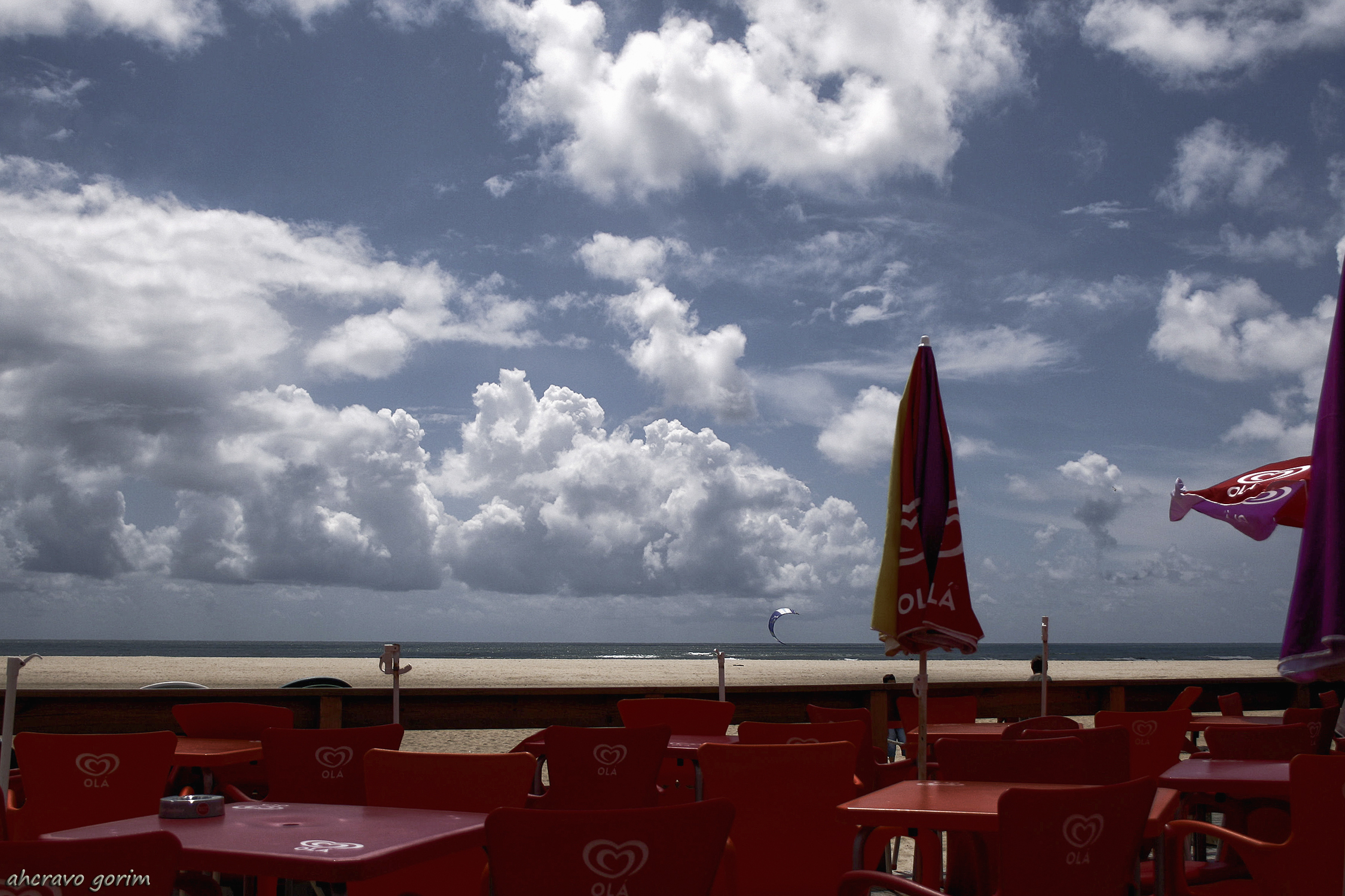 0 ahcravo_Imagem 034 onda mar claridade 0s